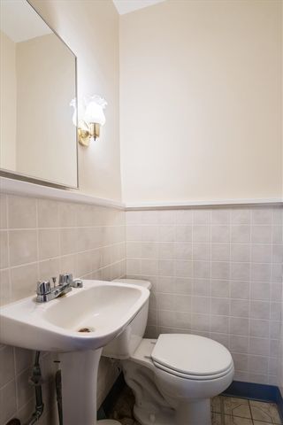 48525 Eight Mile Road, Northville, MI 48167