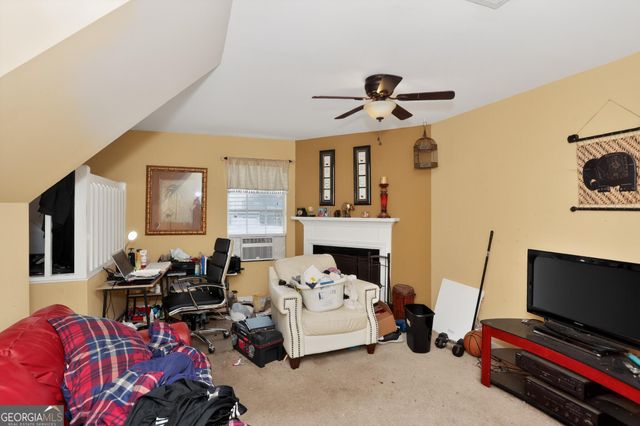 1632 Carrie Springs NW, Kennesaw, GA 30144