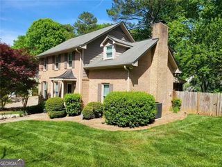 210 Wickerberry Hollow, Roswell, GA 30075