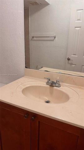 4251 NW 5th St 235, Plantation, FL 33317