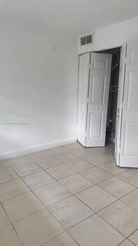 4251 NW 5th St 235, Plantation, FL 33317