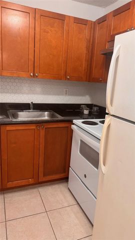 4251 NW 5th St 235, Plantation, FL 33317