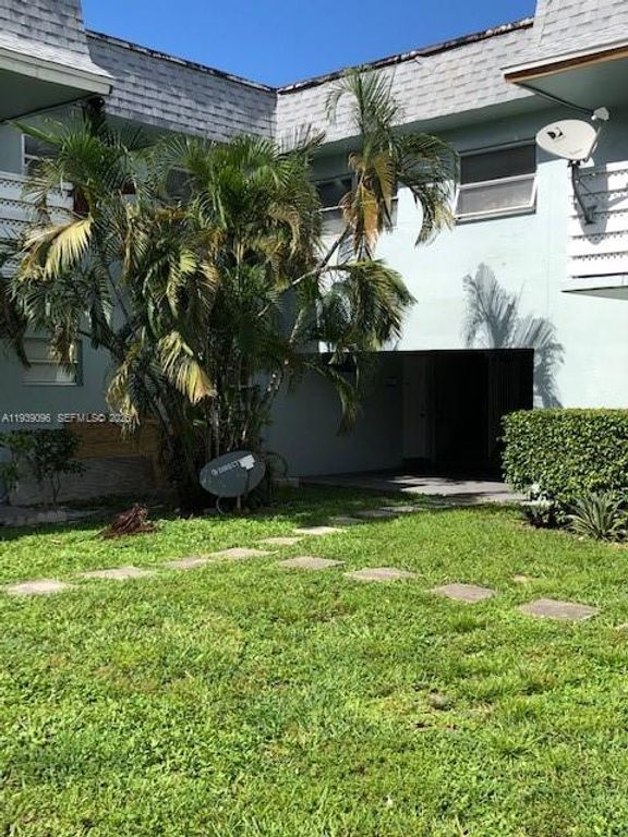 4251 NW 5th St 235, Plantation, FL 33317