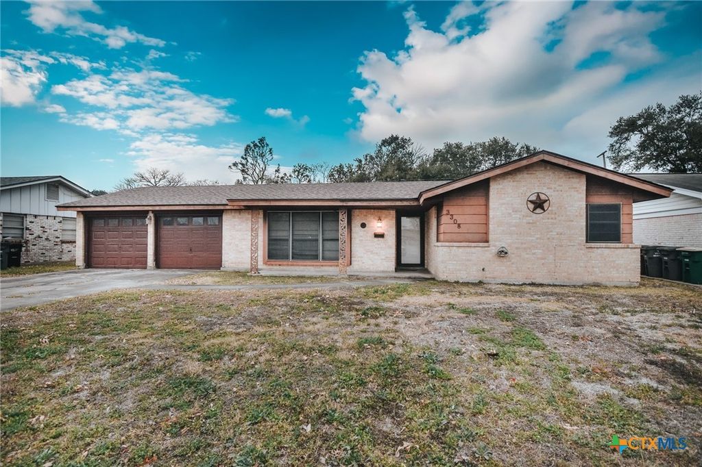 3308 Erwin Avenue, Victoria, TX 77901