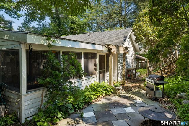 77 Algonquin Trail, Newtown, CT 06482