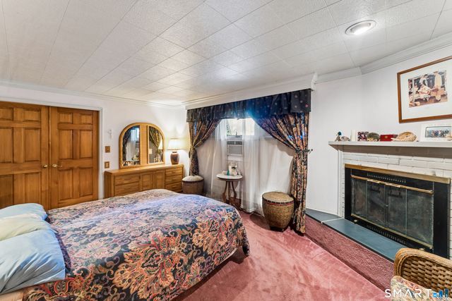 77 Algonquin Trail, Newtown, CT 06482