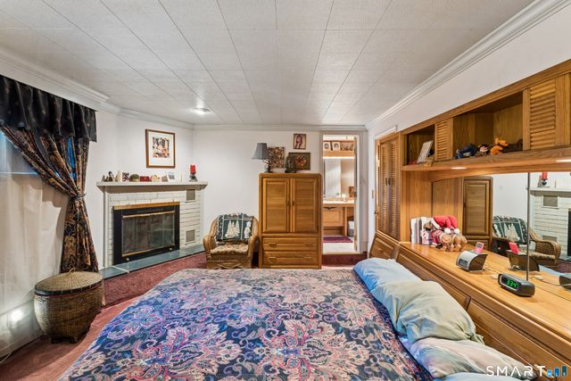 77 Algonquin Trail, Newtown, CT 06482