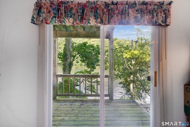 77 Algonquin Trail, Newtown, CT 06482