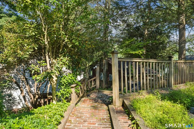77 Algonquin Trail, Newtown, CT 06482