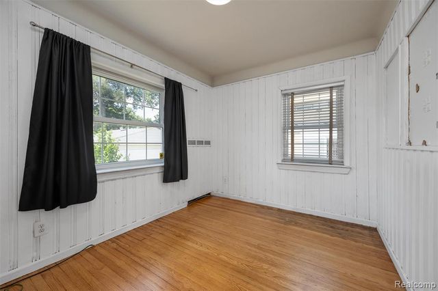 16713 Glastonbury Road, Detroit, MI 48219