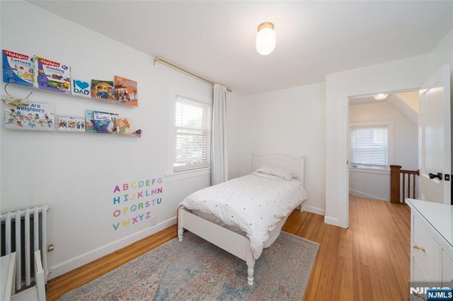 1096 Stasia Street, Teaneck, NJ 07666