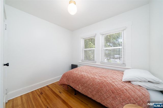 1096 Stasia Street, Teaneck, NJ 07666