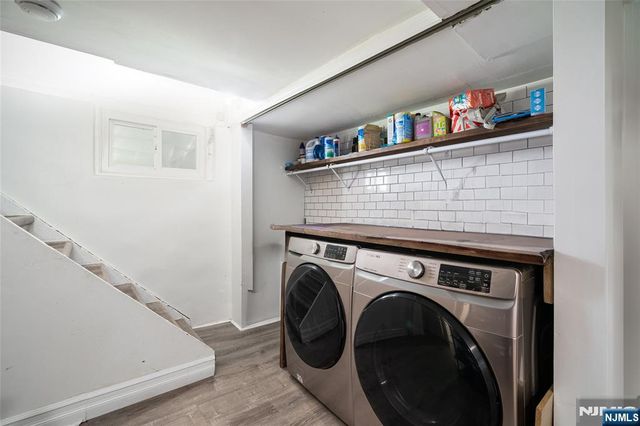 1096 Stasia Street, Teaneck, NJ 07666