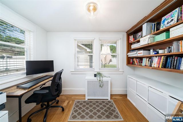 1096 Stasia Street, Teaneck, NJ 07666