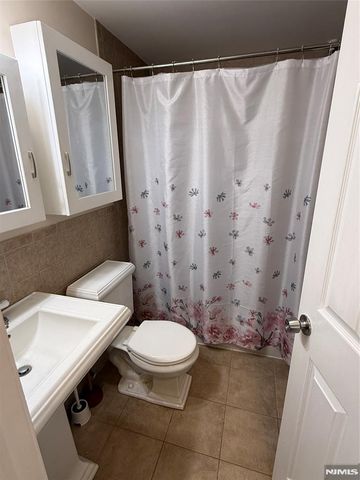 50 Pine 214, Montclair, NJ 07042