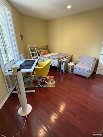 50 Pine 214, Montclair, NJ 07042