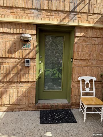 50 Pine 214, Montclair, NJ 07042