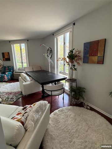 50 Pine 214, Montclair, NJ 07042