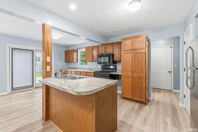 4205 Foxfire Drive, South Bend, IN 46628