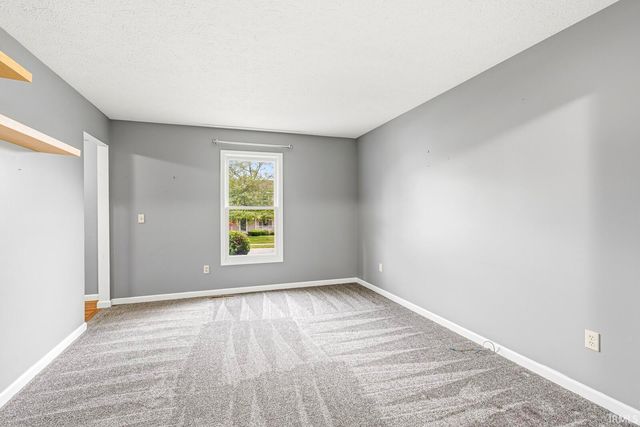 4205 Foxfire Drive, South Bend, IN 46628