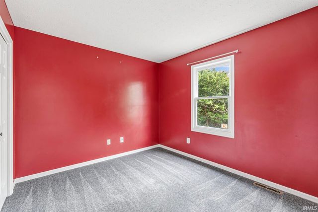 4205 Foxfire Drive, South Bend, IN 46628