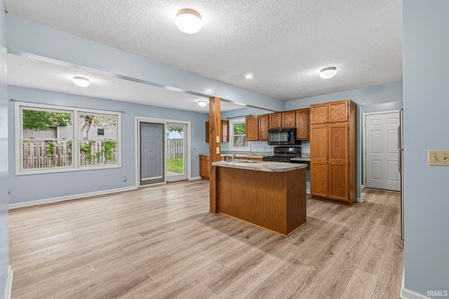 4205 Foxfire Drive, South Bend, IN 46628