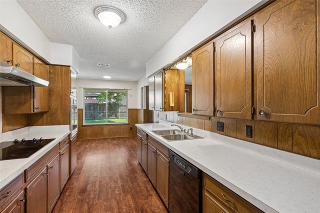 7625 Circle Drive, North Richland Hills, TX 76180