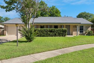 7625 Circle Drive, North Richland Hills, TX 76180
