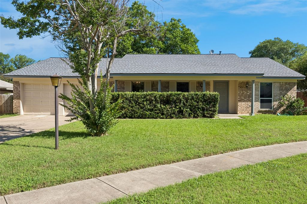 7625 Circle Drive, North Richland Hills, TX 76180