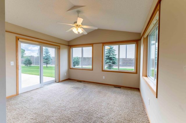 2880 126th Avenue NW, Coon Rapids, MN 55448