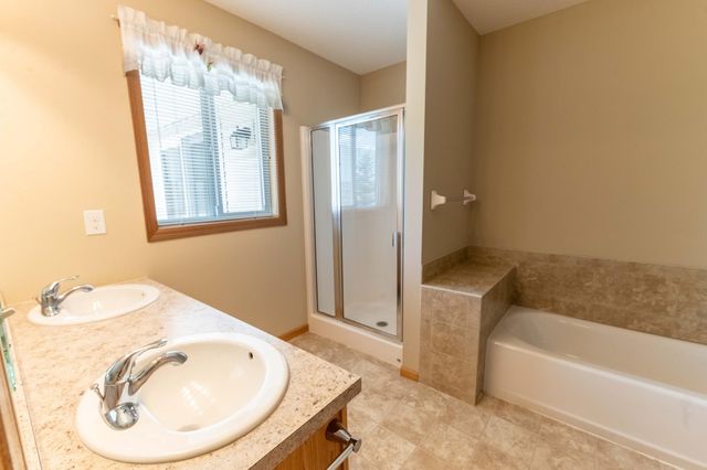 2880 126th Avenue NW, Coon Rapids, MN 55448
