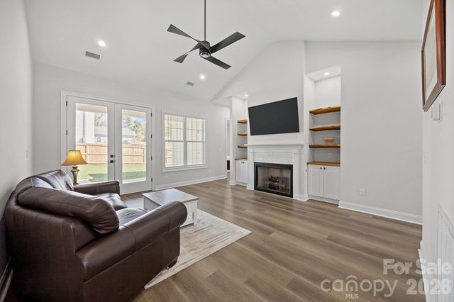 214 S Cedar Street, Belmont, NC 28012