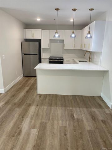 126 N Montgomery Street 122, Walden, NY 12586