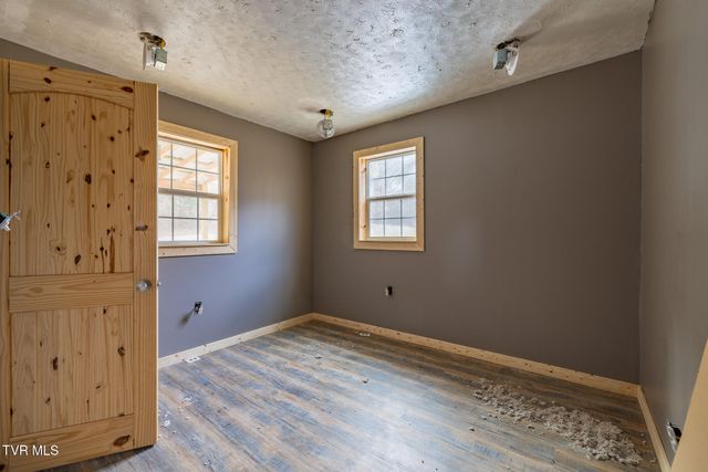 210 Adams Lane, Mooresburg, TN 37811