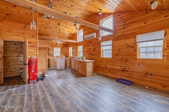 210 Adams Lane, Mooresburg, TN 37811