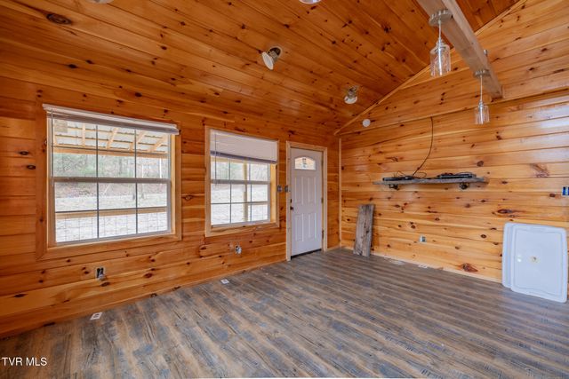 210 Adams Lane, Mooresburg, TN 37811