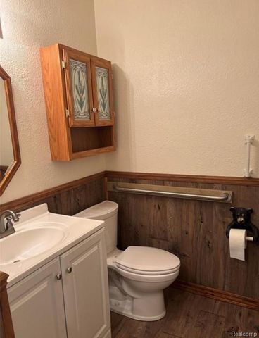 6099 Brookwood Drive, Burton, MI 48509