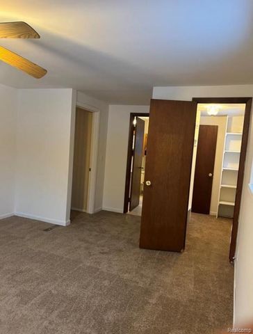 6099 Brookwood Drive, Burton, MI 48509