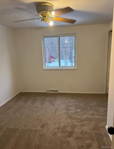 6099 Brookwood Drive, Burton, MI 48509