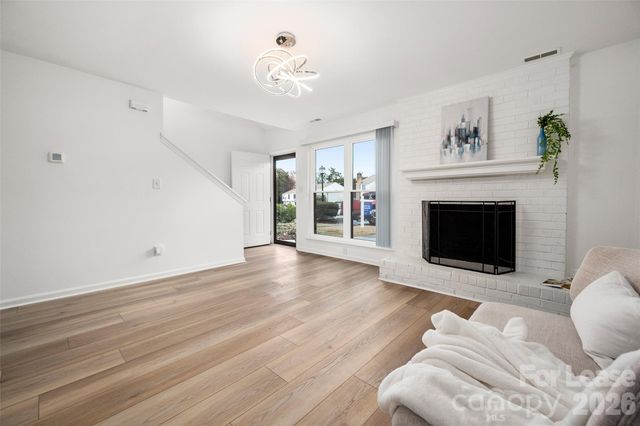 10943 Carmel Crossing Road, Charlotte, NC 28226