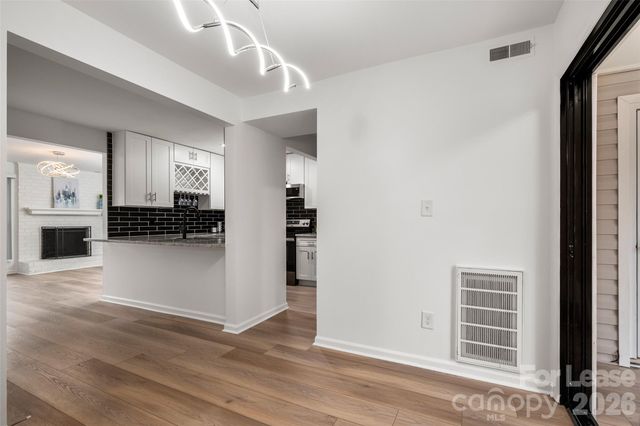 10943 Carmel Crossing Road, Charlotte, NC 28226