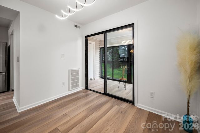 10943 Carmel Crossing Road, Charlotte, NC 28226