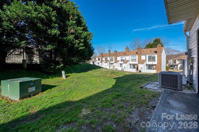 10943 Carmel Crossing Road, Charlotte, NC 28226