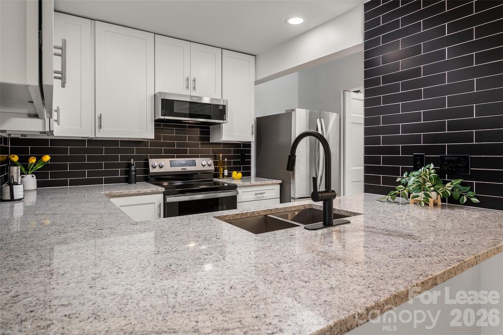 10943 Carmel Crossing Road, Charlotte, NC 28226