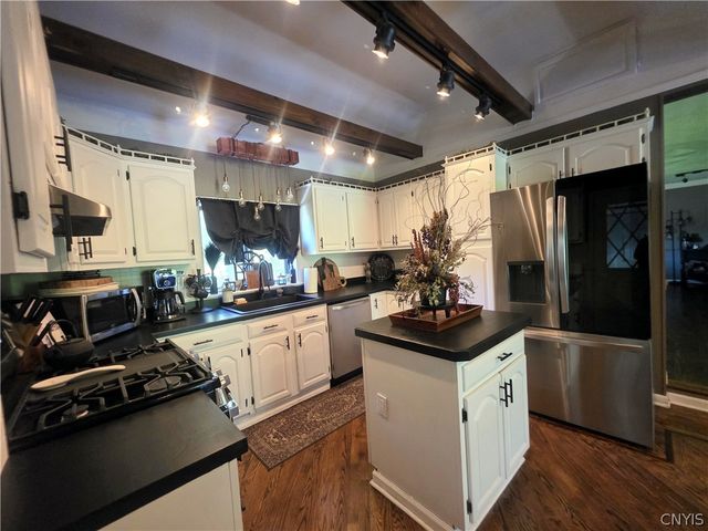 5046 Bradbury Drive, Onondaga, NY 13215