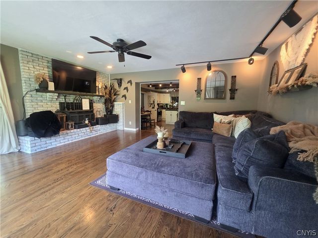 5046 Bradbury Drive, Onondaga, NY 13215