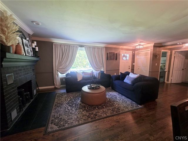 5046 Bradbury Drive, Onondaga, NY 13215