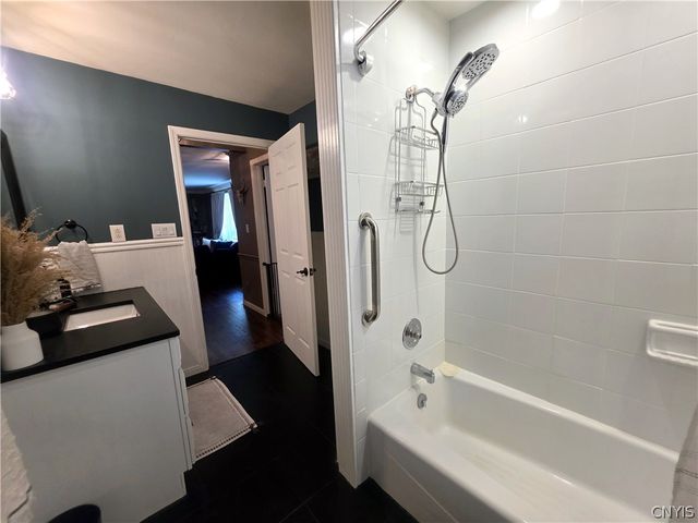 5046 Bradbury Drive, Onondaga, NY 13215