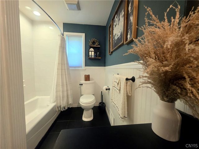 5046 Bradbury Drive, Onondaga, NY 13215