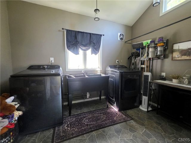 5046 Bradbury Drive, Onondaga, NY 13215